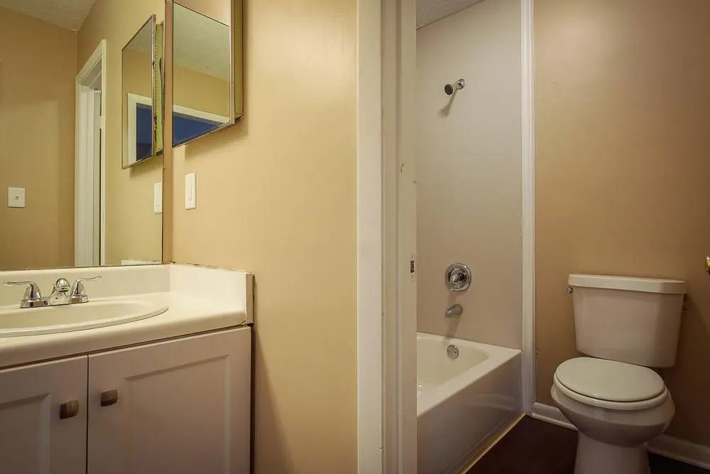 8740 Roswell Road Unit 6b, Atlanta, Georgia 30350, 2 Bedrooms Bedrooms, ,2 BathroomsBathrooms,Residential,Sold,8740 Roswell Road Unit 6b,5974241