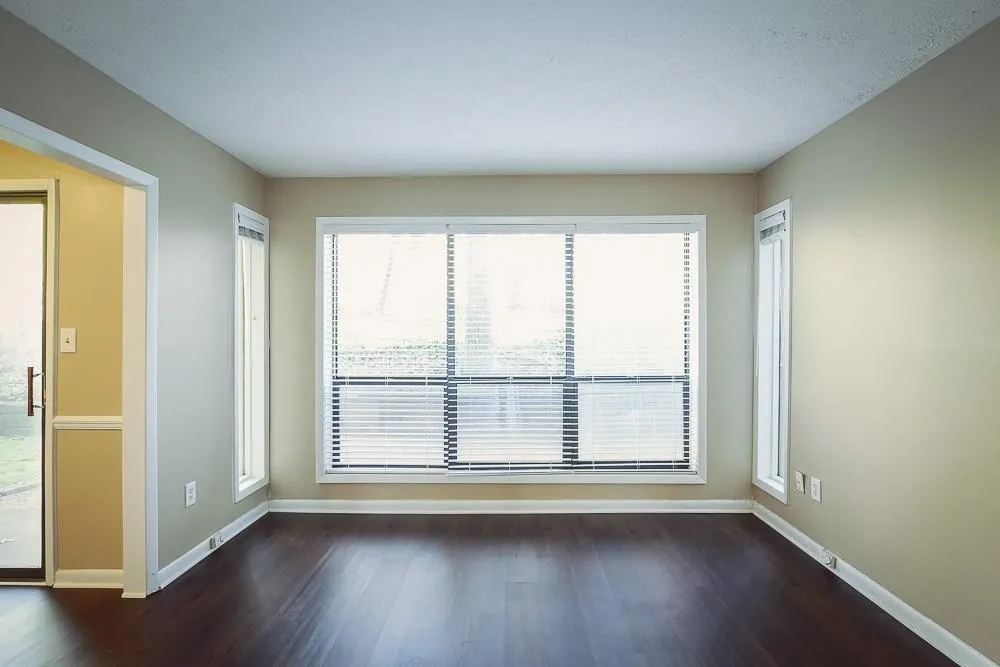 8740 Roswell Road Unit 6b, Atlanta, Georgia 30350, 2 Bedrooms Bedrooms, ,2 BathroomsBathrooms,Residential,Sold,8740 Roswell Road Unit 6b,5974241