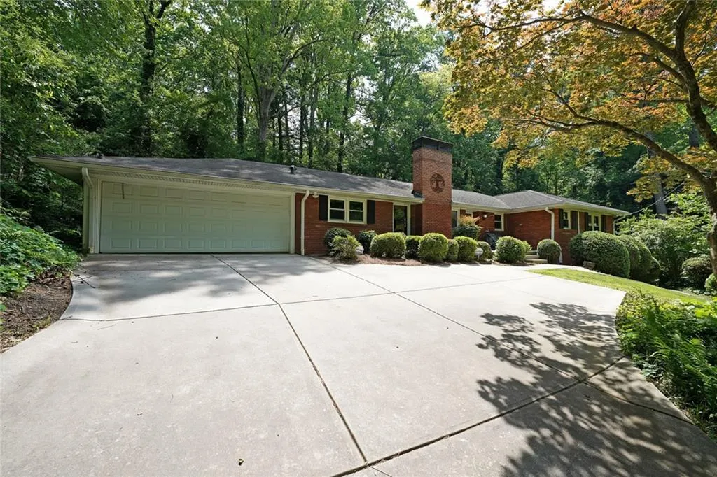 6835 Castleton Drive, Sandy Springs, Georgia 30328, 4 Bedrooms Bedrooms, ,3 BathroomsBathrooms,Residential,Sold,6835 Castleton Drive,7570916