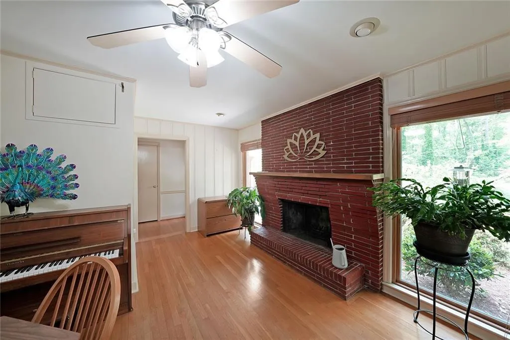 6835 Castleton Drive, Sandy Springs, Georgia 30328, 4 Bedrooms Bedrooms, ,3 BathroomsBathrooms,Residential,Sold,6835 Castleton Drive,7570916