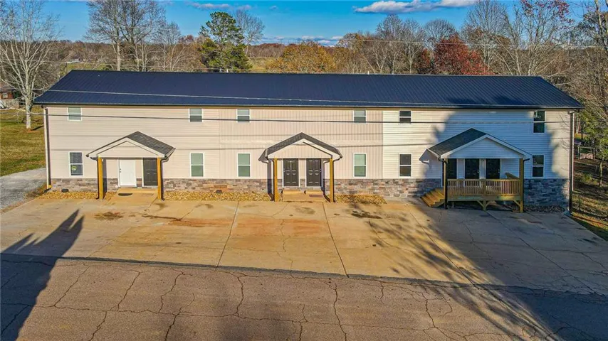 450 Camp Creek Circle, Cornelia, Georgia 30531