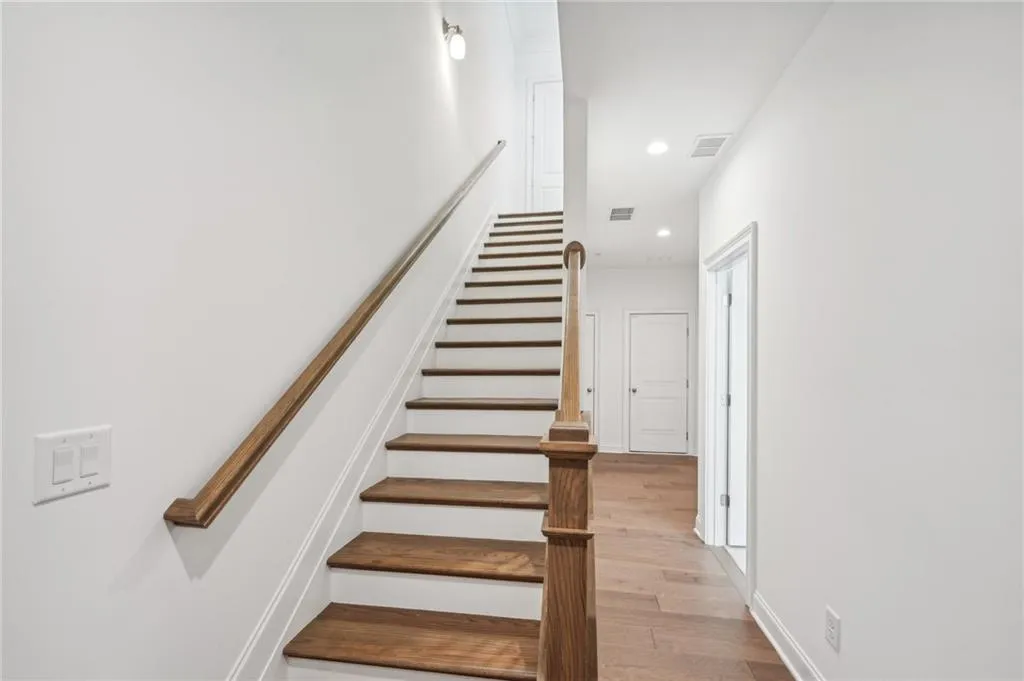 6774 Encore Boulevard, Sandy Springs, Georgia 30328, 3 Bedrooms Bedrooms, ,3 BathroomsBathrooms,Residential,Sold,6774 Encore Boulevard,7451637