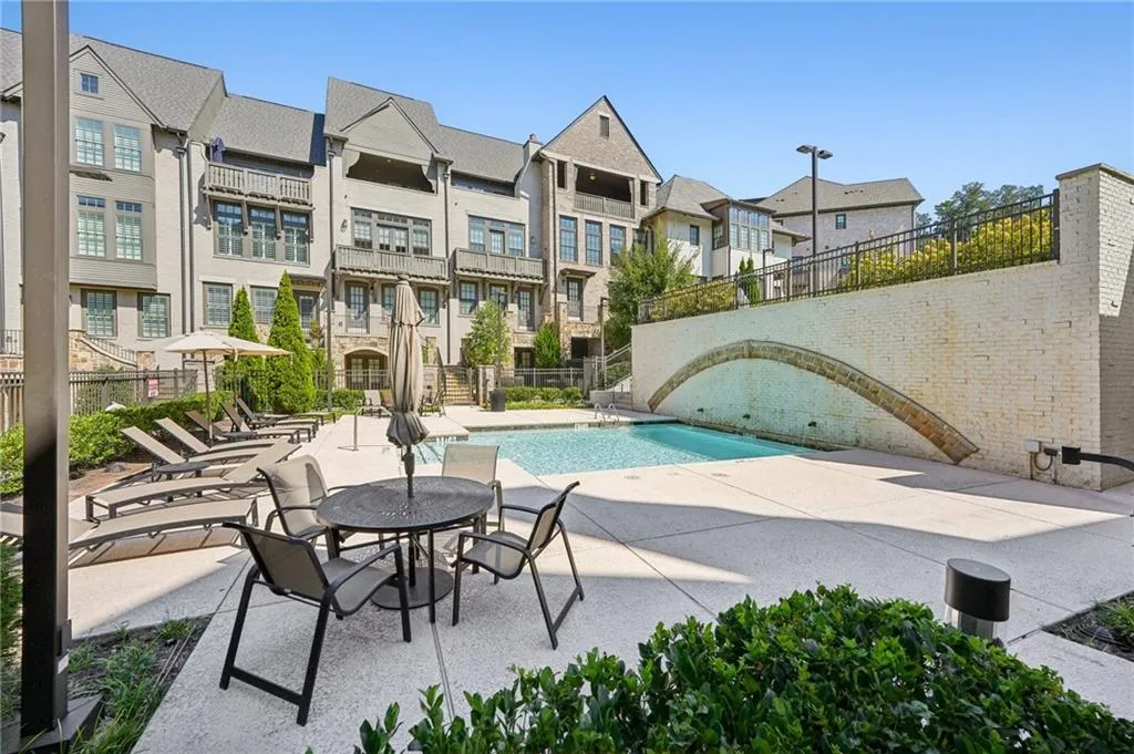6774 Encore Boulevard, Sandy Springs, Georgia 30328, 3 Bedrooms Bedrooms, ,3 BathroomsBathrooms,Residential,Sold,6774 Encore Boulevard,7451637
