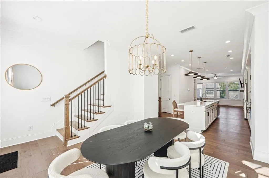 6774 Encore Boulevard, Sandy Springs, Georgia 30328, 3 Bedrooms Bedrooms, ,3 BathroomsBathrooms,Residential,Sold,6774 Encore Boulevard,7451637