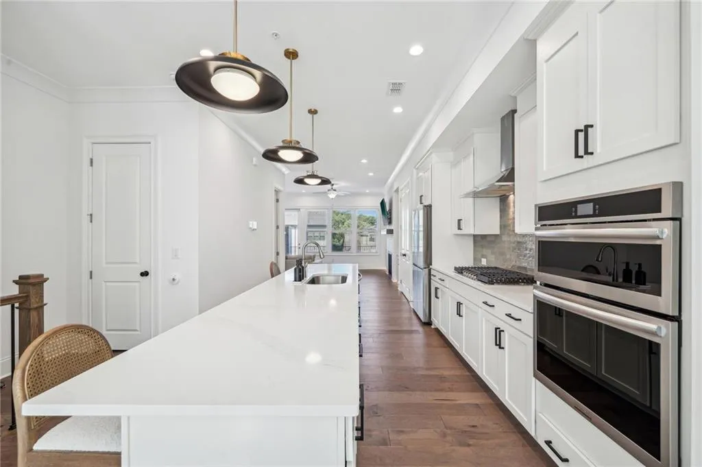 6774 Encore Boulevard, Sandy Springs, Georgia 30328, 3 Bedrooms Bedrooms, ,3 BathroomsBathrooms,Residential,Sold,6774 Encore Boulevard,7451637