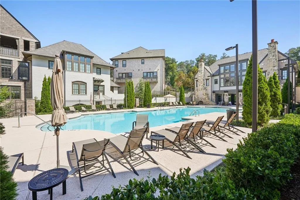 6774 Encore Boulevard, Sandy Springs, Georgia 30328, 3 Bedrooms Bedrooms, ,3 BathroomsBathrooms,Residential,Sold,6774 Encore Boulevard,7451637