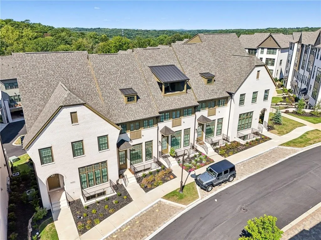 6774 Encore Boulevard, Sandy Springs, Georgia 30328, 3 Bedrooms Bedrooms, ,3 BathroomsBathrooms,Residential,Sold,6774 Encore Boulevard,7451637