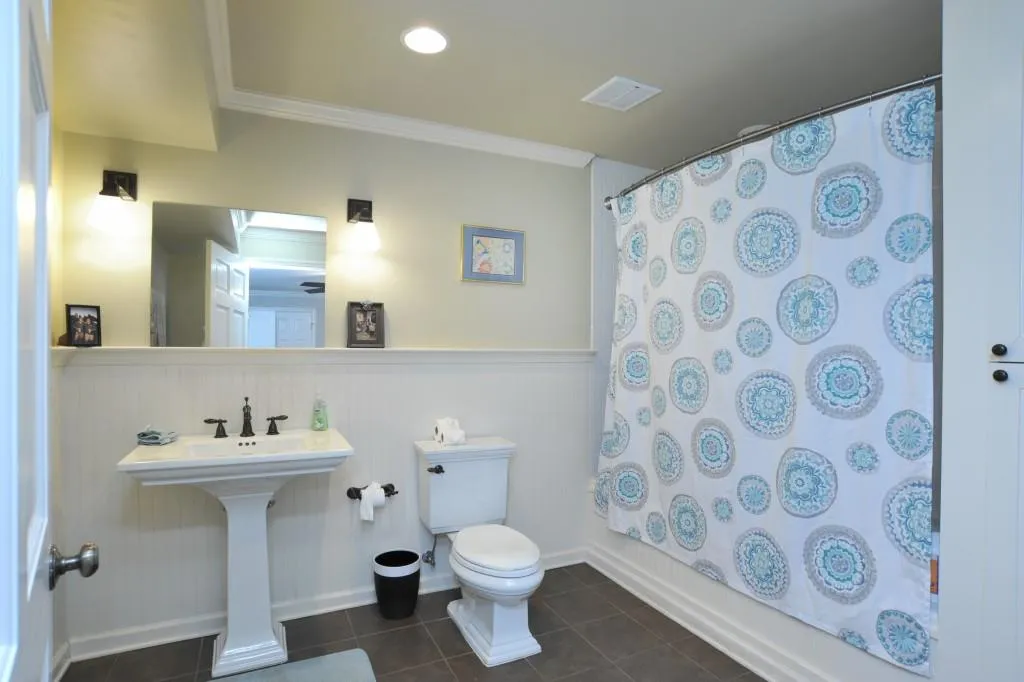 395 Highbrook Drive, Atlanta, Georgia 30342, 4 Bedrooms Bedrooms, ,3 BathroomsBathrooms,Residential,Sold,395 Highbrook Drive,6685497