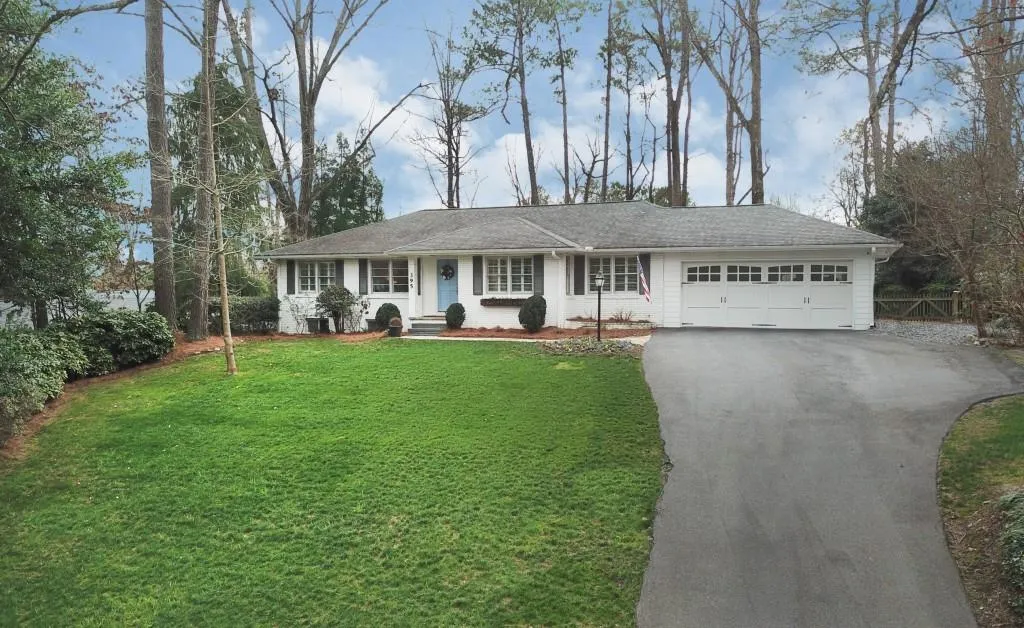 395 Highbrook Drive, Atlanta, Georgia 30342, 4 Bedrooms Bedrooms, ,3 BathroomsBathrooms,Residential,Sold,395 Highbrook Drive,6685497