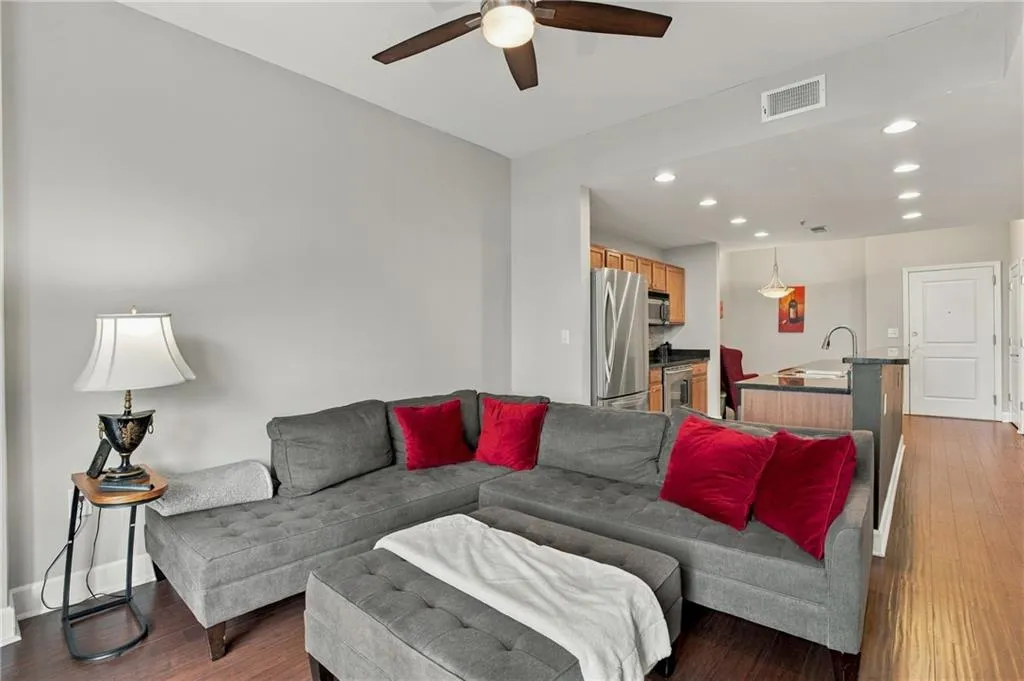 3040 Peachtree Road Nw Unit 709, Atlanta, Georgia 30305, 1 Bedroom Bedrooms, 0 ,1 BathroomBathrooms,Residential,For Sale,3040 Peachtree Road Nw Unit 709,7840137
