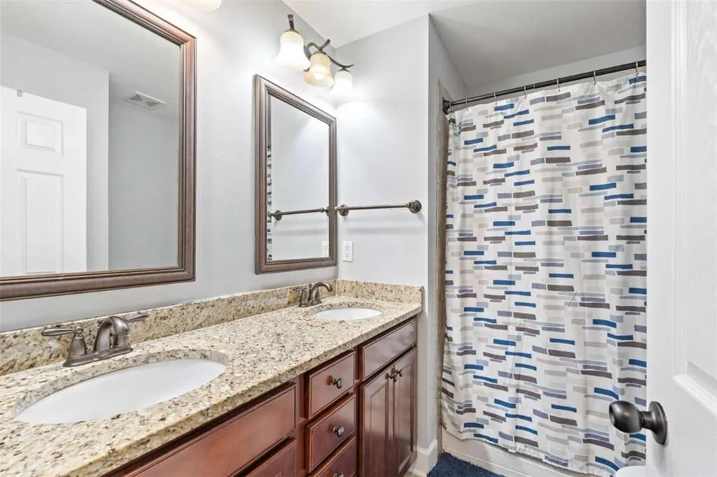 995 Sibley Lane, Atlanta, Georgia 30324, 4 Bedrooms Bedrooms, ,3 BathroomsBathrooms,Residential,For Sale,995 Sibley Lane,7622581