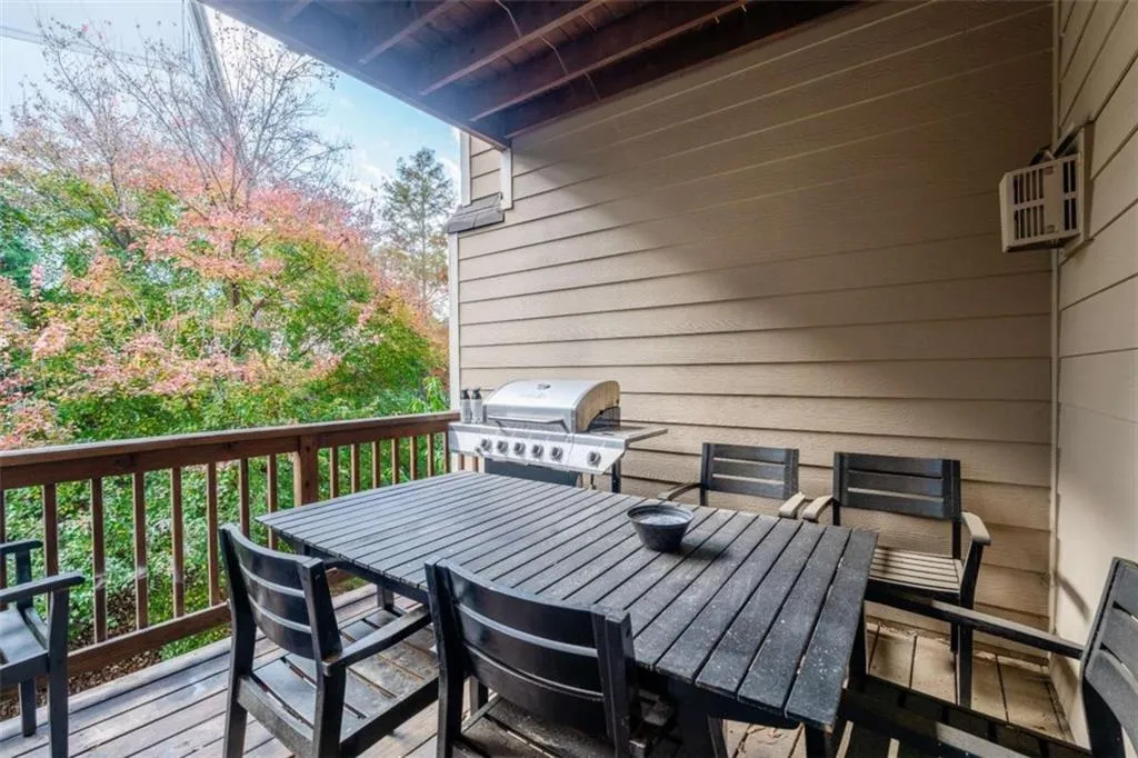 995 Sibley Lane, Atlanta, Georgia 30324, 4 Bedrooms Bedrooms, ,3 BathroomsBathrooms,Residential,For Sale,995 Sibley Lane,7622581