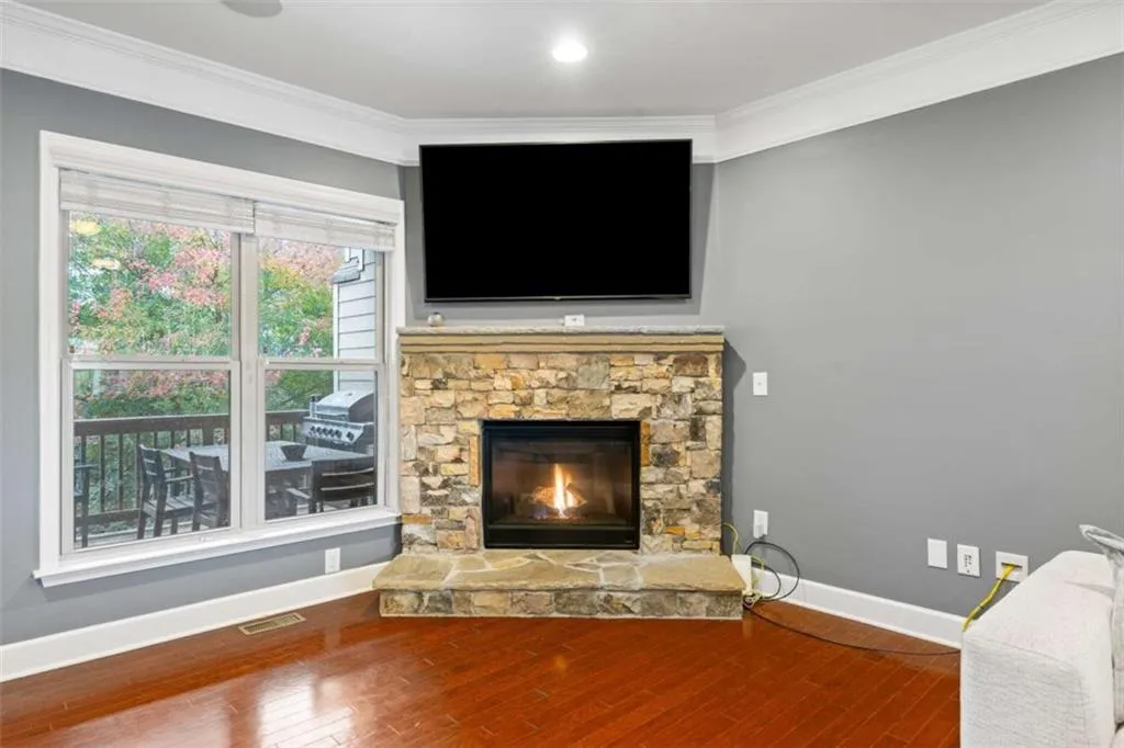 995 Sibley Lane, Atlanta, Georgia 30324, 4 Bedrooms Bedrooms, ,3 BathroomsBathrooms,Residential,For Sale,995 Sibley Lane,7622581