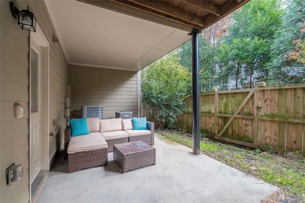995 Sibley Lane, Atlanta, Georgia 30324, 4 Bedrooms Bedrooms, ,3 BathroomsBathrooms,Residential,For Sale,995 Sibley Lane,7622581