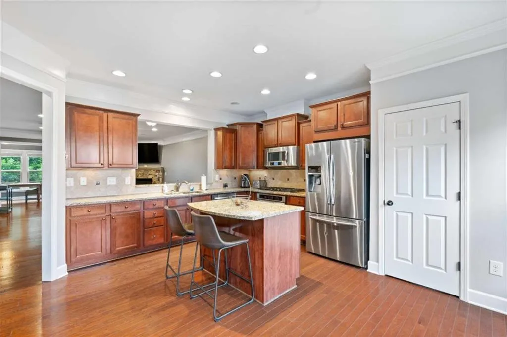 995 Sibley Lane, Atlanta, Georgia 30324, 4 Bedrooms Bedrooms, ,3 BathroomsBathrooms,Residential,For Sale,995 Sibley Lane,7622581