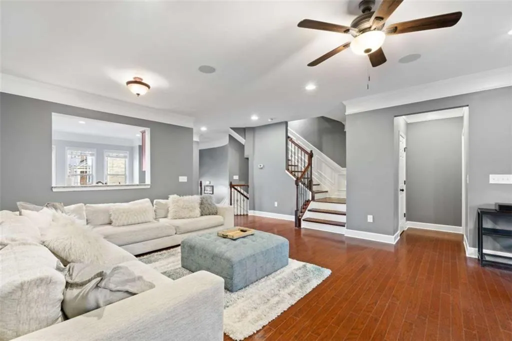 995 Sibley Lane, Atlanta, Georgia 30324, 4 Bedrooms Bedrooms, ,3 BathroomsBathrooms,Residential,For Sale,995 Sibley Lane,7622581