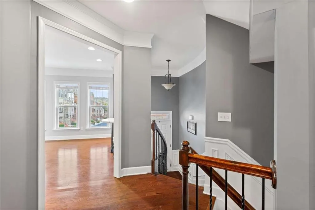 995 Sibley Lane, Atlanta, Georgia 30324, 4 Bedrooms Bedrooms, ,3 BathroomsBathrooms,Residential,For Sale,995 Sibley Lane,7622581