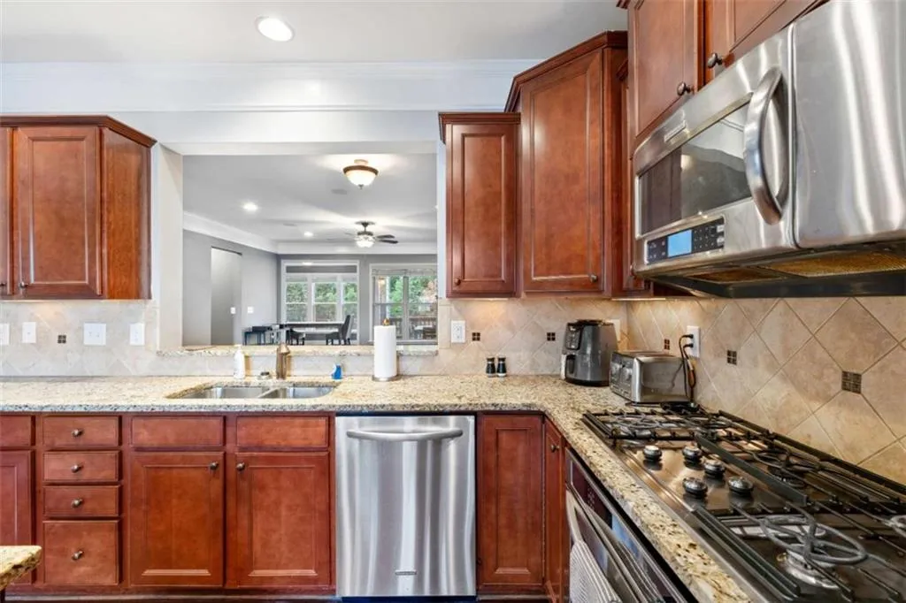 995 Sibley Lane, Atlanta, Georgia 30324, 4 Bedrooms Bedrooms, ,3 BathroomsBathrooms,Residential,For Sale,995 Sibley Lane,7622581