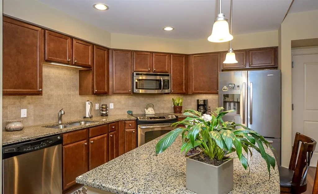 200 River Vista Drive Unit 308, Atlanta, Georgia 30339, 2 Bedrooms Bedrooms, ,2 BathroomsBathrooms,Residential,Sold,200 River Vista Drive Unit 308,5666291