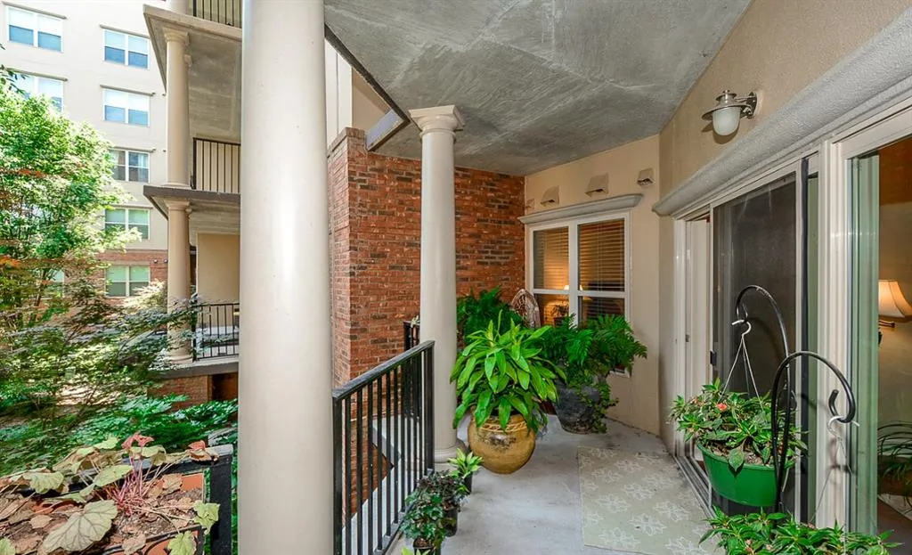 200 River Vista Drive Unit 308, Atlanta, Georgia 30339, 2 Bedrooms Bedrooms, ,2 BathroomsBathrooms,Residential,Sold,200 River Vista Drive Unit 308,5666291