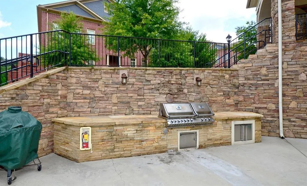200 River Vista Drive Unit 308, Atlanta, Georgia 30339, 2 Bedrooms Bedrooms, ,2 BathroomsBathrooms,Residential,Sold,200 River Vista Drive Unit 308,5666291