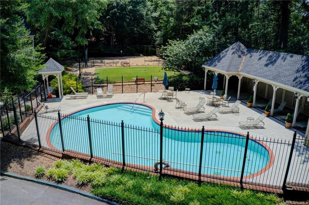 201 Bainbridge Drive, Sandy Springs, Georgia 30327, 1 Bedroom Bedrooms, ,1 BathroomBathrooms,Residential,Sold,201 Bainbridge Drive,7308790