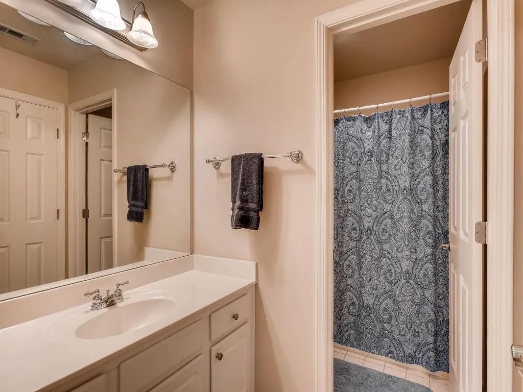 191 Mystic Court, Atlanta, Georgia 30342, 4 Bedrooms Bedrooms, ,3 BathroomsBathrooms,Residential,Sold,191 Mystic Court,5883102