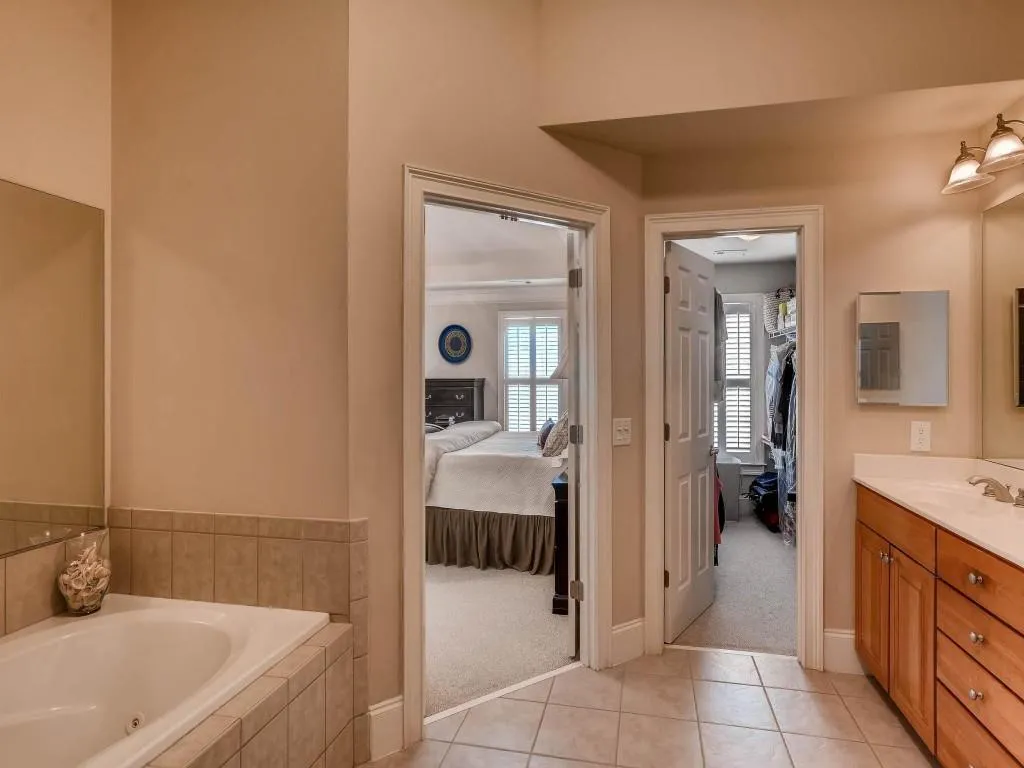 191 Mystic Court, Atlanta, Georgia 30342, 4 Bedrooms Bedrooms, ,3 BathroomsBathrooms,Residential,Sold,191 Mystic Court,5883102