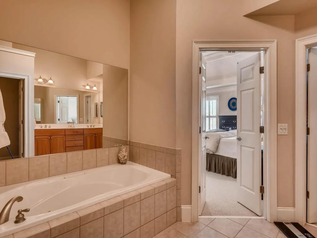 191 Mystic Court, Atlanta, Georgia 30342, 4 Bedrooms Bedrooms, ,3 BathroomsBathrooms,Residential,Sold,191 Mystic Court,5883102