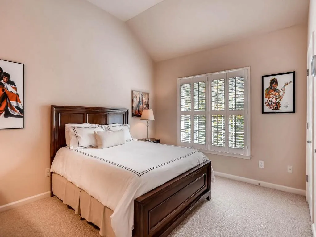 191 Mystic Court, Atlanta, Georgia 30342, 4 Bedrooms Bedrooms, ,3 BathroomsBathrooms,Residential,Sold,191 Mystic Court,5883102