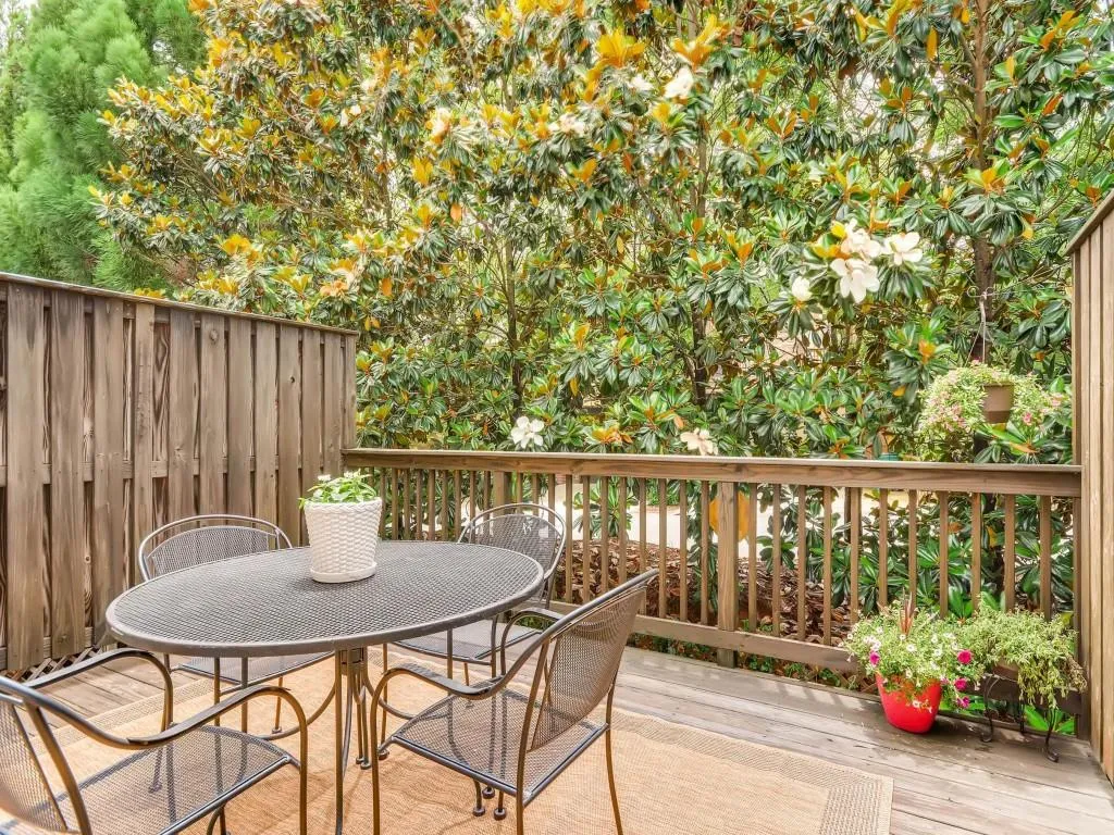 191 Mystic Court, Atlanta, Georgia 30342, 4 Bedrooms Bedrooms, ,3 BathroomsBathrooms,Residential,Sold,191 Mystic Court,5883102