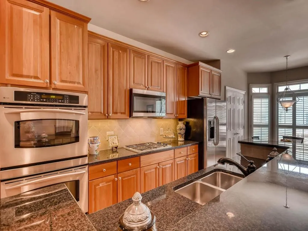 191 Mystic Court, Atlanta, Georgia 30342, 4 Bedrooms Bedrooms, ,3 BathroomsBathrooms,Residential,Sold,191 Mystic Court,5883102