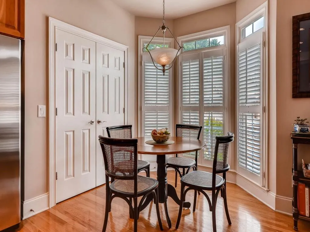 191 Mystic Court, Atlanta, Georgia 30342, 4 Bedrooms Bedrooms, ,3 BathroomsBathrooms,Residential,Sold,191 Mystic Court,5883102