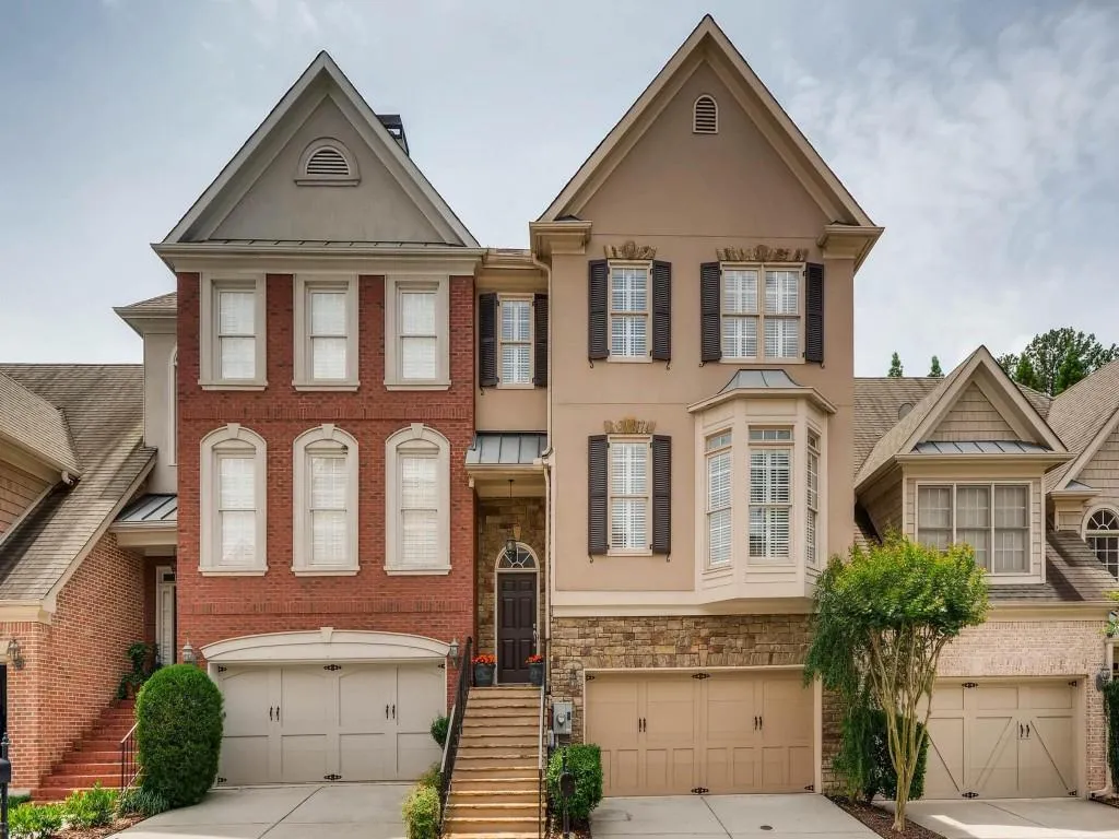 191 Mystic Court, Atlanta, Georgia 30342, 4 Bedrooms Bedrooms, ,3 BathroomsBathrooms,Residential,Sold,191 Mystic Court,5883102