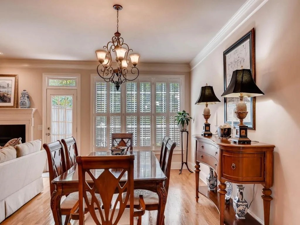 191 Mystic Court, Atlanta, Georgia 30342, 4 Bedrooms Bedrooms, ,3 BathroomsBathrooms,Residential,Sold,191 Mystic Court,5883102