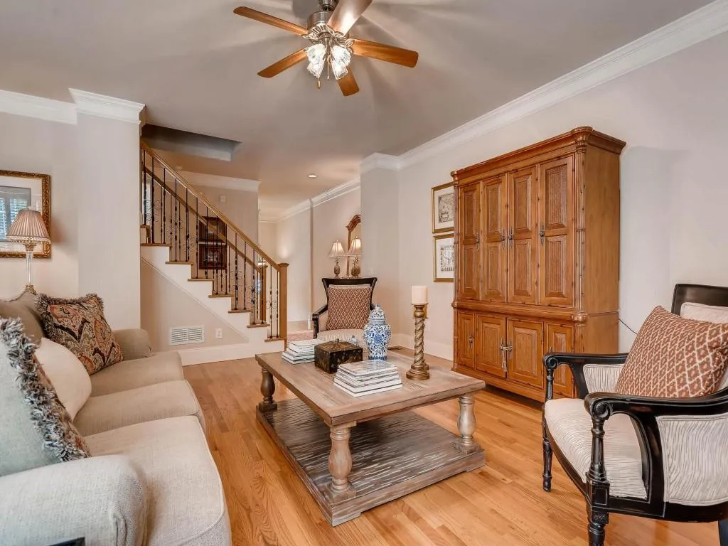 191 Mystic Court, Atlanta, Georgia 30342, 4 Bedrooms Bedrooms, ,3 BathroomsBathrooms,Residential,Sold,191 Mystic Court,5883102