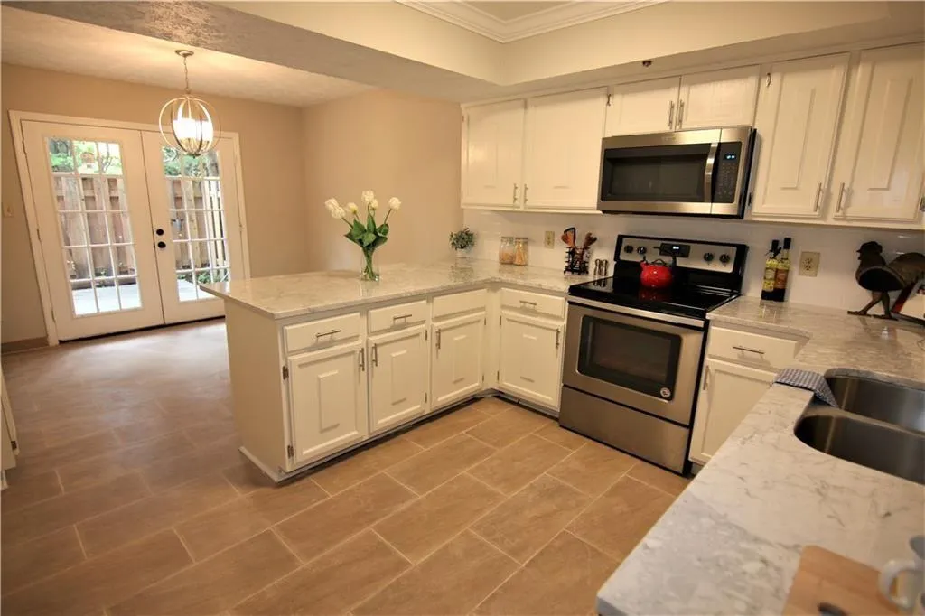 470 The North Chace, Atlanta, Georgia 30328, 3 Bedrooms Bedrooms, ,2 BathroomsBathrooms,Residential,Sold,470 The North Chace,5955065