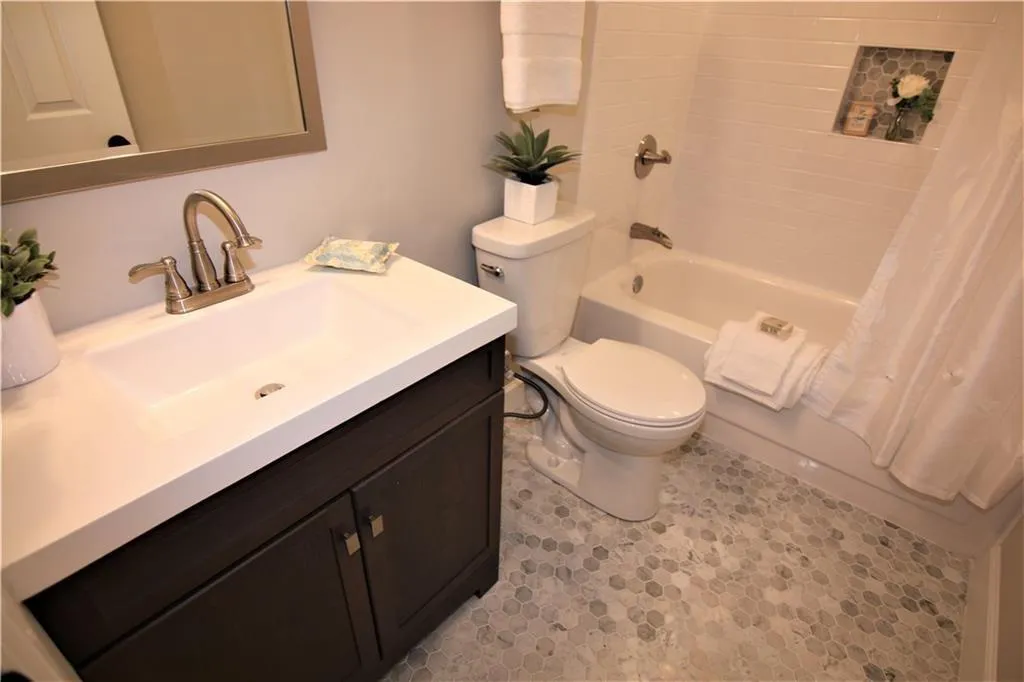 470 The North Chace, Atlanta, Georgia 30328, 3 Bedrooms Bedrooms, ,2 BathroomsBathrooms,Residential,Sold,470 The North Chace,5955065