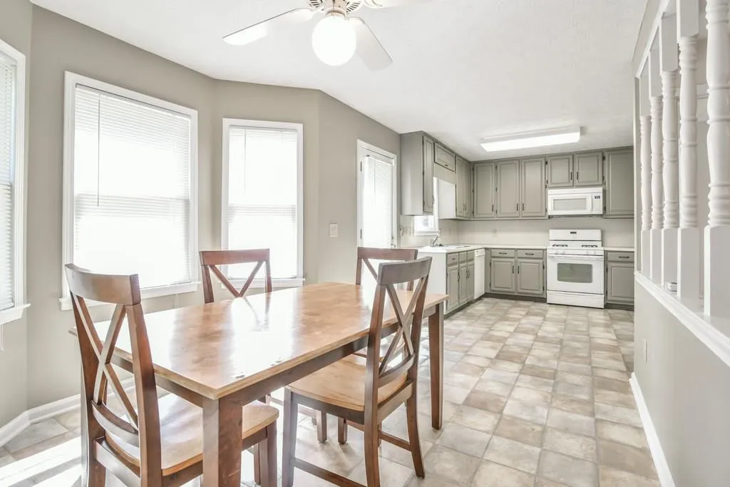 9138 Carroll Manor Drive, Atlanta, Georgia 30350, 3 Bedrooms Bedrooms, ,2 BathroomsBathrooms,Residential,Sold,9138 Carroll Manor Drive,6046442