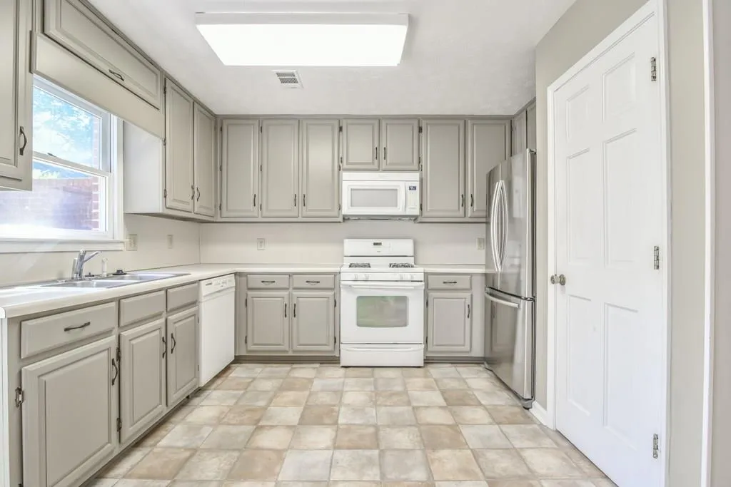 9138 Carroll Manor Drive, Atlanta, Georgia 30350, 3 Bedrooms Bedrooms, ,2 BathroomsBathrooms,Residential,Sold,9138 Carroll Manor Drive,6046442