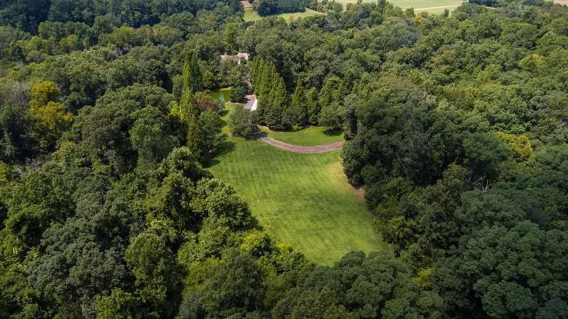 2100 West Wesley Road, Atlanta, Georgia 30327, 3 Bedrooms Bedrooms, 0 ,3 BathroomsBathrooms,Residential,For Sale,2100 West Wesley Road,7680965