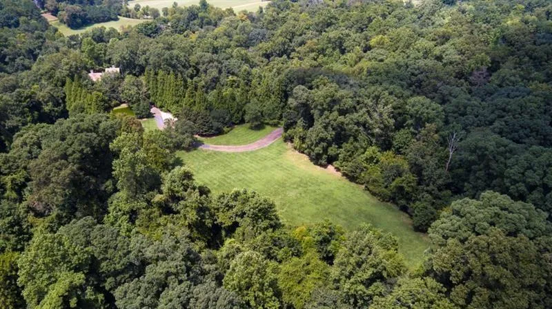 2100 West Wesley Road, Atlanta, Georgia 30327, 3 Bedrooms Bedrooms, 0 ,3 BathroomsBathrooms,Residential,For Sale,2100 West Wesley Road,7680965