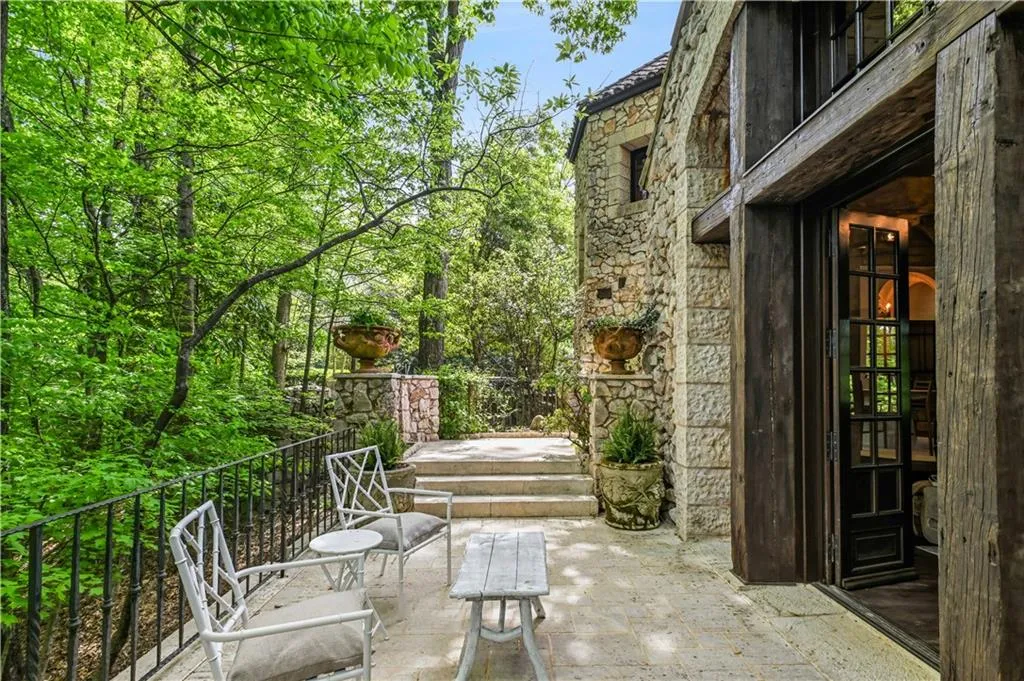 2100 West Wesley Road, Atlanta, Georgia 30327, 3 Bedrooms Bedrooms, 0 ,3 BathroomsBathrooms,Residential,For Sale,2100 West Wesley Road,7680965