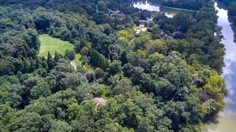 2100 West Wesley Road, Atlanta, Georgia 30327, 3 Bedrooms Bedrooms, ,3 BathroomsBathrooms,Residential,For Sale,2100 West Wesley Road,7680965