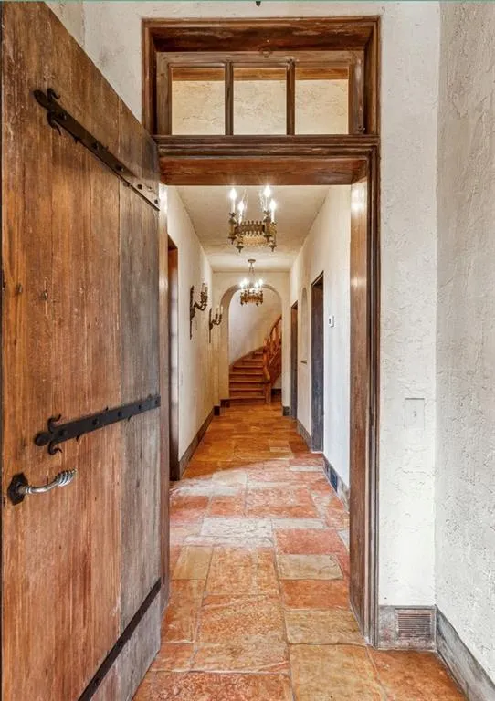 2100 West Wesley Road, Atlanta, Georgia 30327, 3 Bedrooms Bedrooms, 0 ,3 BathroomsBathrooms,Residential,For Sale,2100 West Wesley Road,7680965