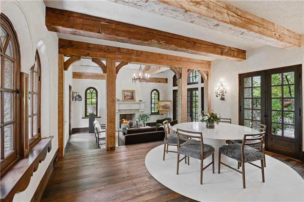 2100 West Wesley Road, Atlanta, Georgia 30327, 3 Bedrooms Bedrooms, 0 ,3 BathroomsBathrooms,Residential,For Sale,2100 West Wesley Road,7680965