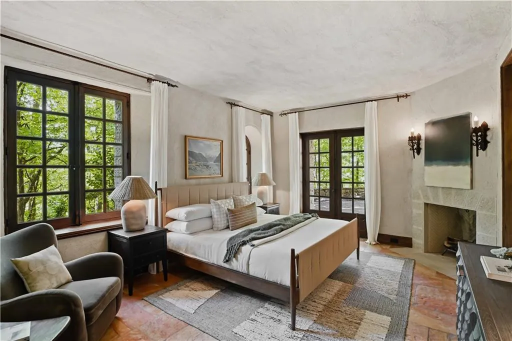 2100 West Wesley Road, Atlanta, Georgia 30327, 3 Bedrooms Bedrooms, 0 ,3 BathroomsBathrooms,Residential,For Sale,2100 West Wesley Road,7680965