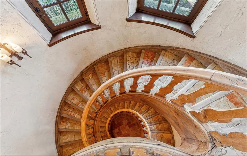 2100 West Wesley Road, Atlanta, Georgia 30327, 3 Bedrooms Bedrooms, 0 ,3 BathroomsBathrooms,Residential,For Sale,2100 West Wesley Road,7680965