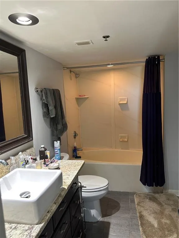 2870 Pharr Court South Nw Unit 901, Atlanta, Georgia 30305, 2 Bedrooms Bedrooms, ,2 BathroomsBathrooms,Residential,For Sale,2870 Pharr Court South Nw Unit 901,7637072