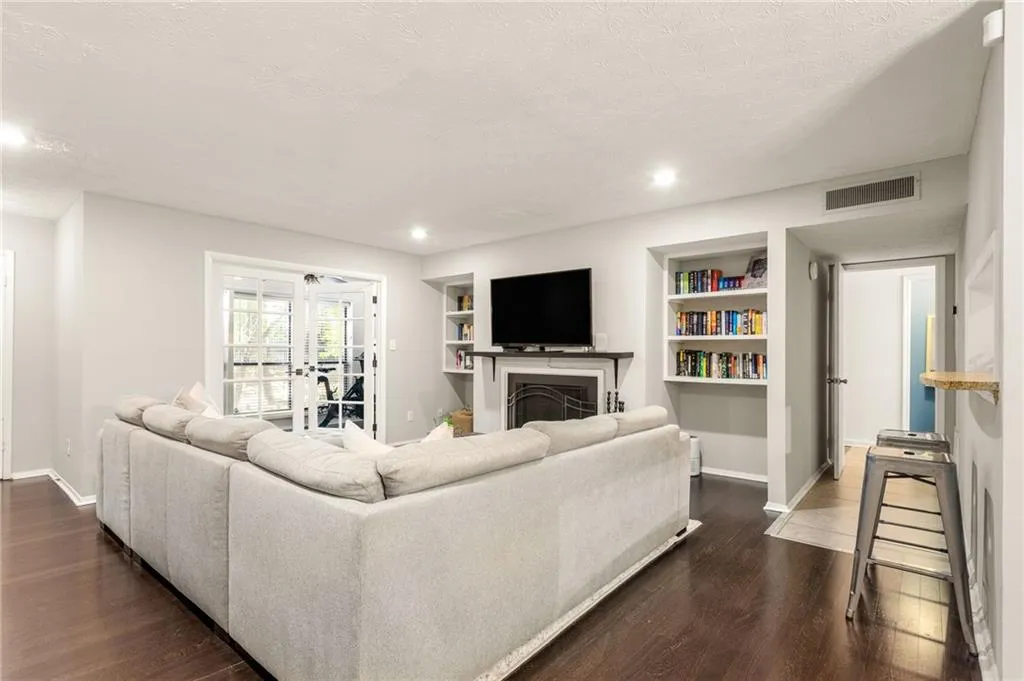 1119 Summit North Drive Ne Unit 1119, Atlanta, Georgia 30324, 1 Bedroom Bedrooms, ,1 BathroomBathrooms,Residential,For Sale,1119 Summit North Drive Ne Unit 1119,7673243 1119 Summit North Drive Ne Unit 1119, Atlanta, Georgia 30324, 1 Bedroom Bedrooms, ,1 BathroomBathrooms,Residential,For Sale,1119 Summit North Drive Ne Unit 1119,7673243